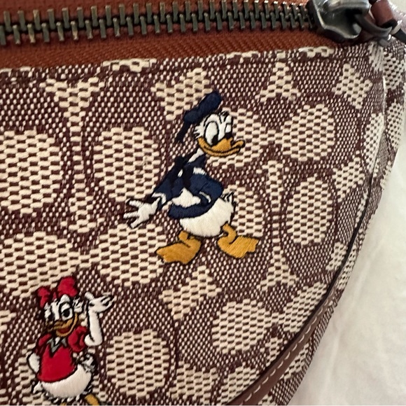 Disney X Coach League Belt Bag With Mickey Mouse And Friends Embroidery - Picture 10 of 14